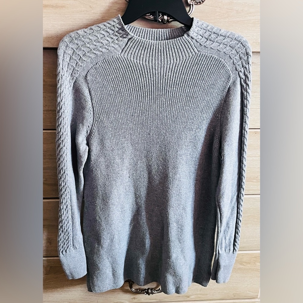 Banana Republic Cross Stitch Sweater Size M